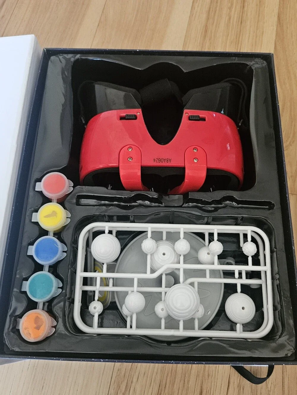 Virtual Reality Galaxy! Interactive VR Headset Book – Red